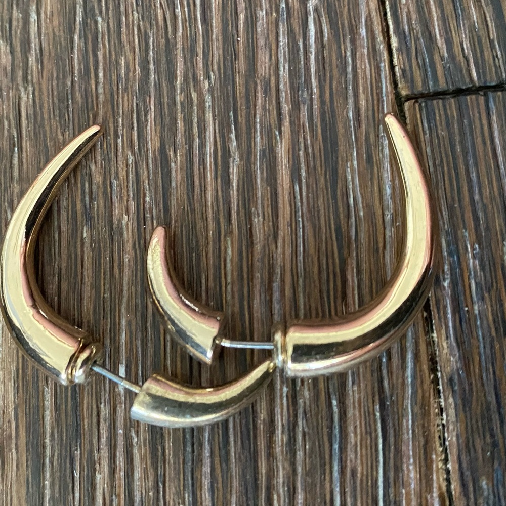 Gold earrings